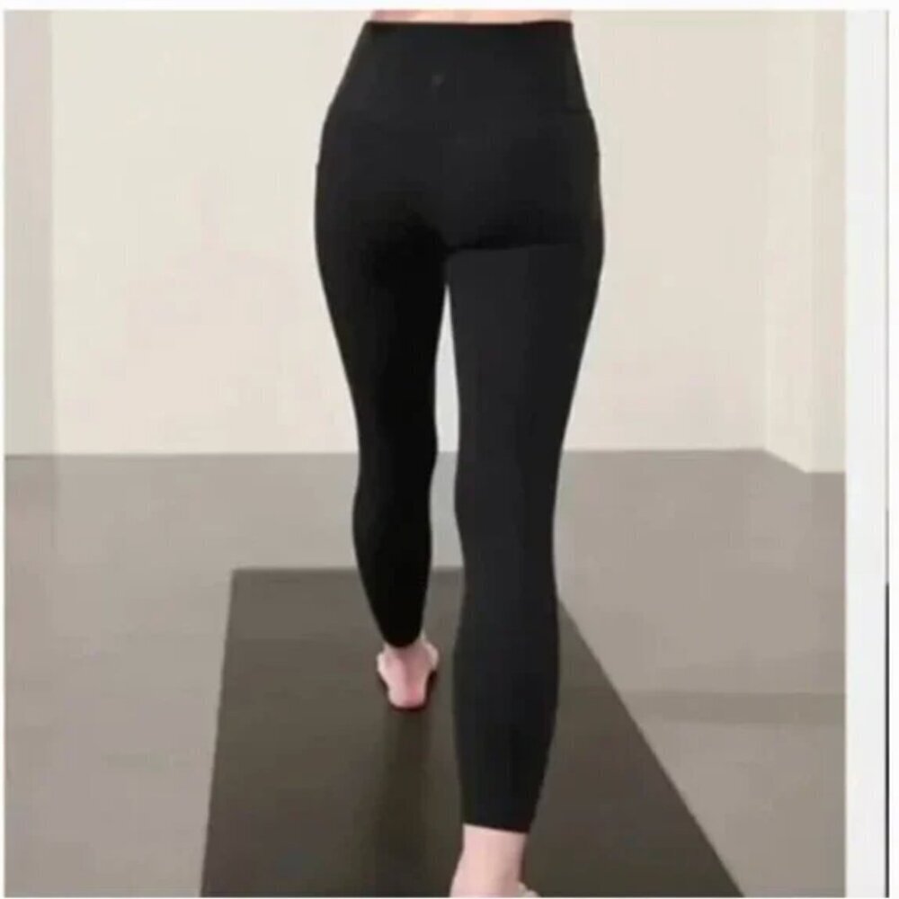 Athleta Salutation 7/8 tight legging Black High-Waisted Leggings XS pocket